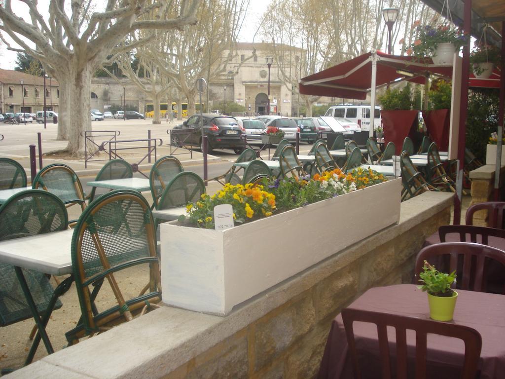 Le Terminus Hotel Тараскон Екстериор снимка