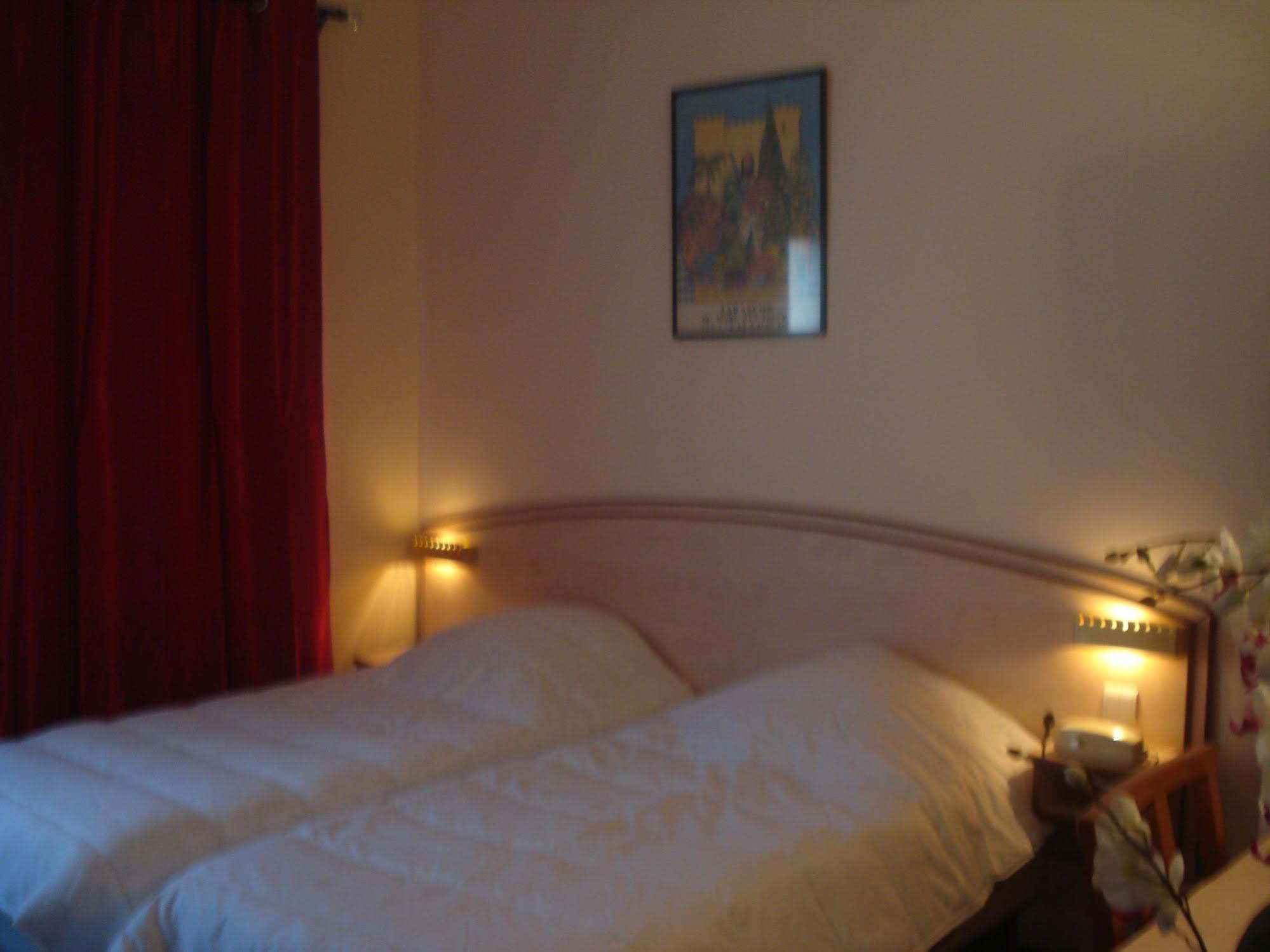 Le Terminus Hotel Тараскон Екстериор снимка