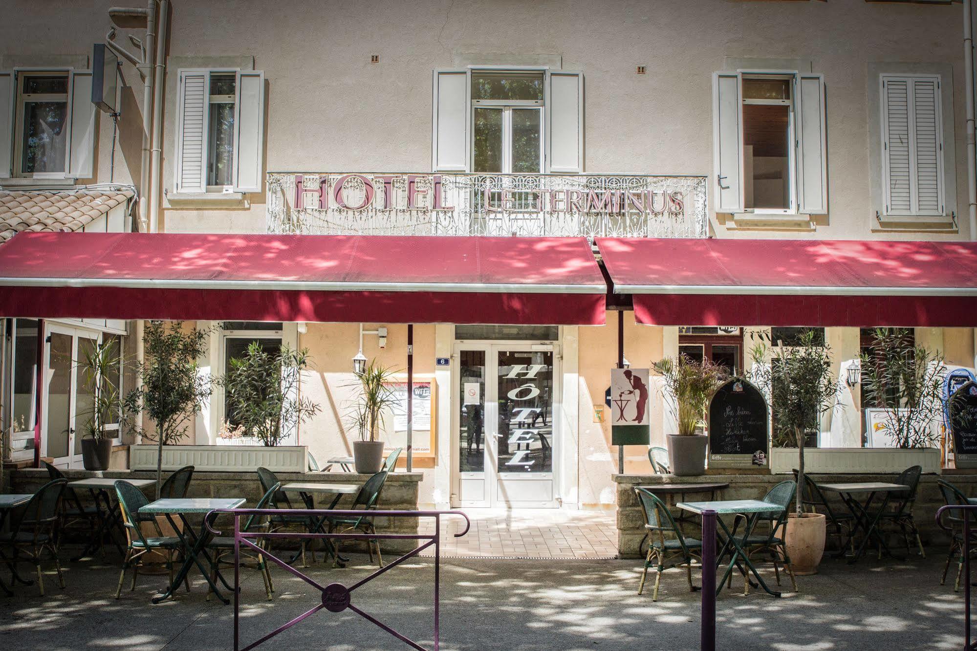 Le Terminus Hotel Тараскон Екстериор снимка